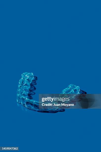 transparent dental splint - bruxism stockfoto's en -beelden