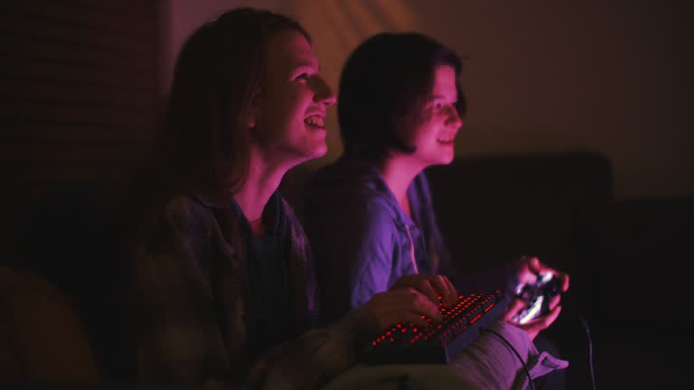 5,470 Teenagers Playing Computer Games Stock Videos, Footage, & 4K ...