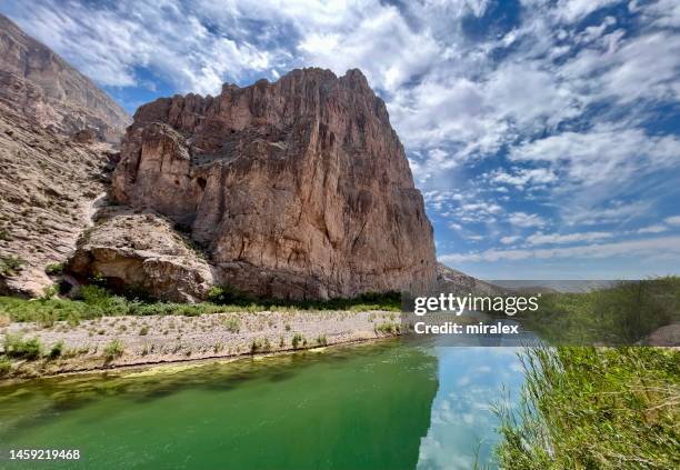 rio grande in big bend national park, texas, usa - big bend stock pictures, royalty-free photos & images
