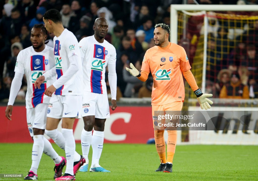 US Pays de Cassel v Paris Saint-Germain - French Cup