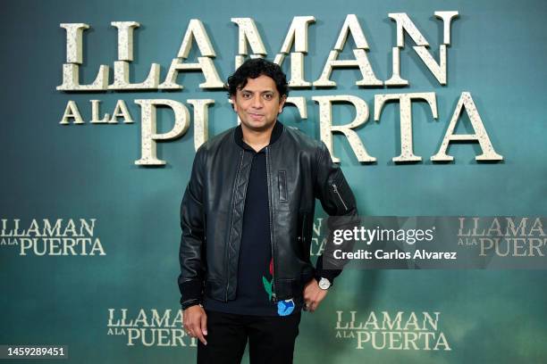 Director M. Night Shyamalan attends the photocall for "Llaman A La Puerta" at the Mandarin Oriental Ritz Hotel on January 25, 2023 in Madrid, Spain.