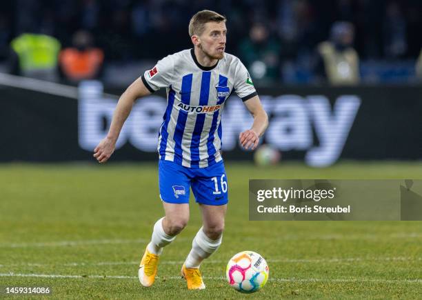 Jonjoe Kenny of Hertha BSC runs with the ball during the Bundesliga match between Hertha BSC and VfL Wolfsburg at Olympiastadion on January 24, 2023...