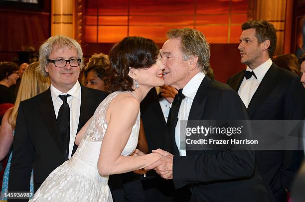 Actors Elizabeth McGovern and Warren Beatty attends the 40th AFI Life Achievement Award honoring Shirley MacLaine held at Sony Pictures Studios on...
