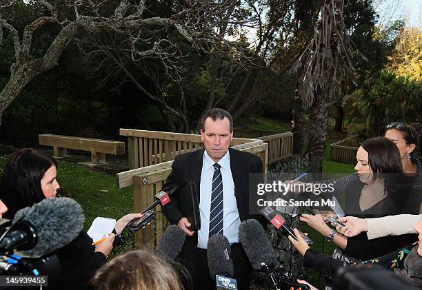 Detective Inspector Scott Beard talks to media on June 8, 2012 in Auckland, New Zealand. A police officer was shot at after pulling over a Toyota...