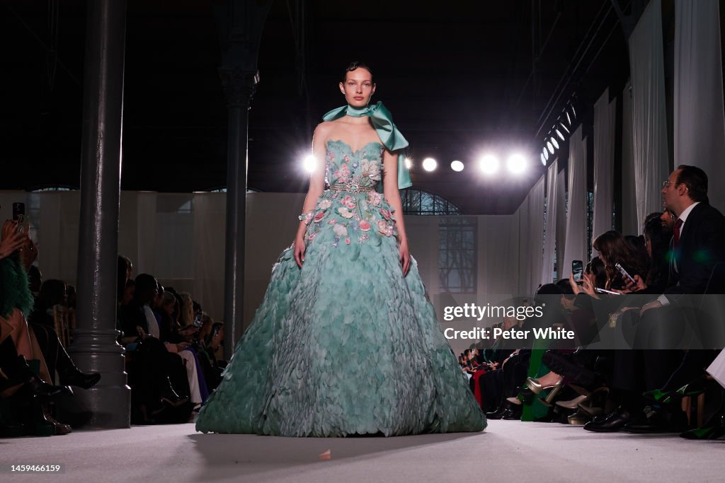 Elie Saab : Runway - Paris Fashion Week - Haute Couture Spring Summer 2023