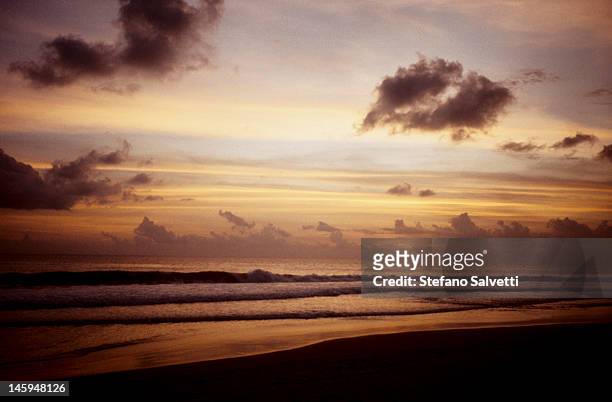 tramonto sull'oceano indiano - asiático e indiano fotografías e imágenes de stock