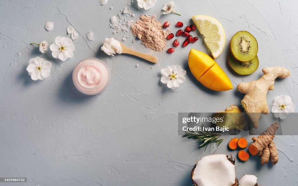 Producto para el cuidado de la piel de jengibre y mango con flor