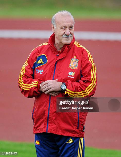 Head coach Vicente del Bosque of Spain follows his player during a training session ahead of UEFA EURO 2012 on June 8, 2012 in Gniewino, Poland.