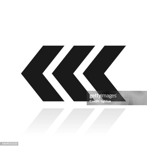 dreifache chevrons nach links. symbol mit reflexion auf weißem hintergrund - chevron stock-grafiken, -clipart, -cartoons und -symbole