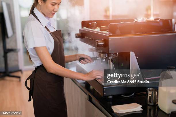 Intern Tea Making Intern Making Drinks Photos and Premium High Res Pictures - Getty Images