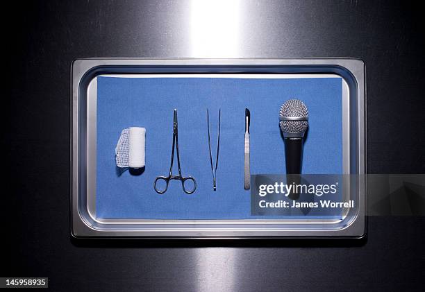 media and medicine - equipamento cirúrgico imagens e fotografias de stock