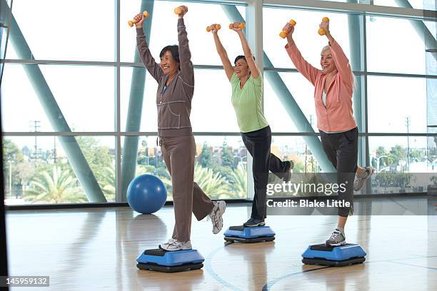 fitness center - aeróbica imagens e fotografias de stock