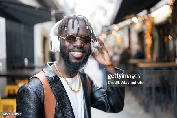 portrait of black man happy smiling - vestimenta informal stock pictures, royalty-free photos & images