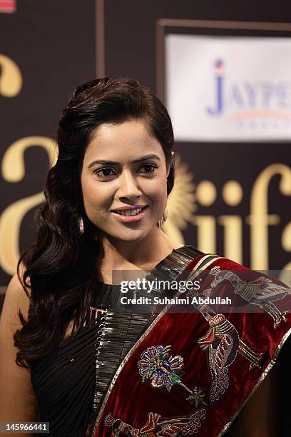 Actor Sameera Reddy Bollywood Actress Sameera Reddy Photos and Premium High Res Pictures ...
