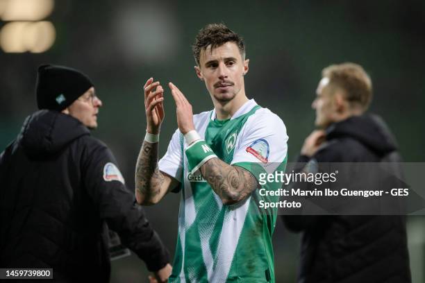 Marco Friedl of Bremen shows appreciation to the fans after the Bundesliga match between SV Werder Bremen and 1. FC Union Berlin at Wohninvest...