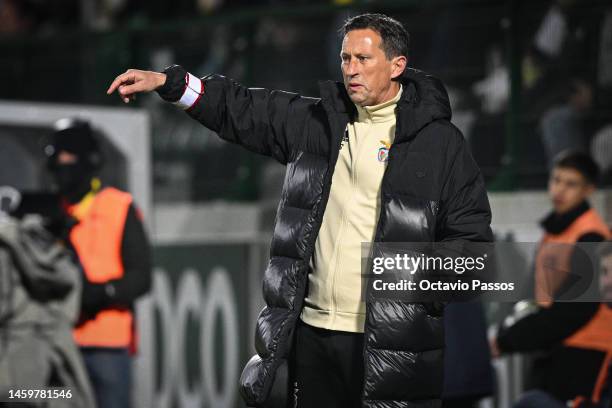 Head coach, Roger Schmidt of SL Benfica reacts during the Liga Portugal Bwin match between Pacos de Ferreira and SL Benfica at Estadio Capital do...