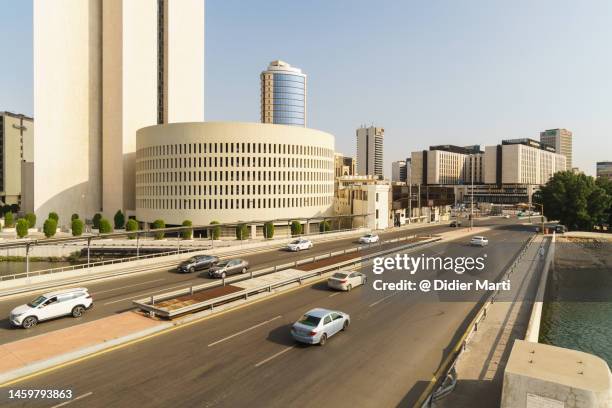 jeddah cityscape in saudi arabia - jeddah fotografías e imágenes de stock