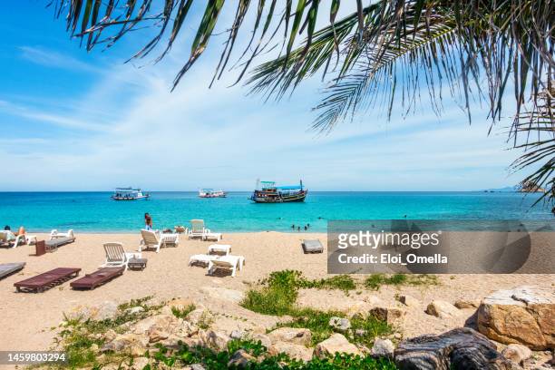 aow luek bay beach in koh tao, thailand - koh tao thailand stock pictures, royalty-free photos & images