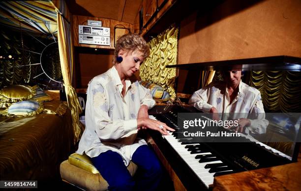 Tammy Wynette, First lady of Country and famous for her song ' Stand By Your Man' at her home in Nashville where she died 6th April 1998 after a long...
