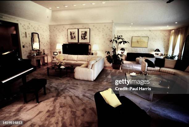 Tammy Wynette, First lady of Country and famous for her song ' Stand By Your Man' at her home in Nashville where she died 6th April 1998 after a long...