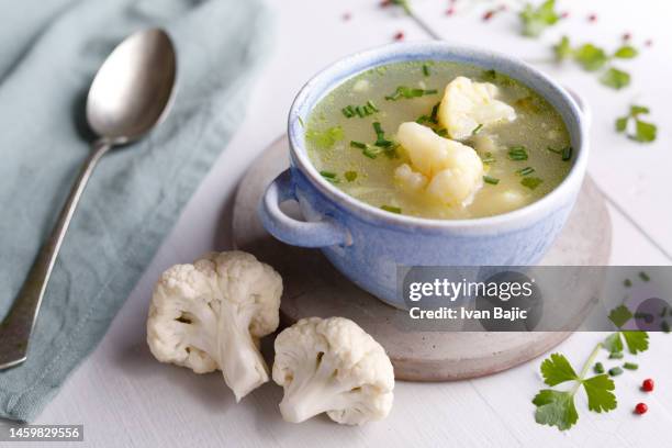 cauliflowers soup - cauliflower bowl stock pictures, royalty-free photos & images