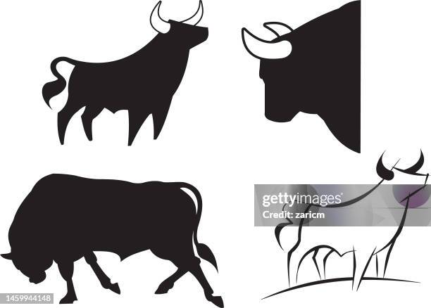 ilustraciones, imágenes clip art, dibujos animados e iconos de stock de juego de toros. iconos estilizados de toro de pie en diferentes poses. colección de diseño de logotipos de bulls. - toreo