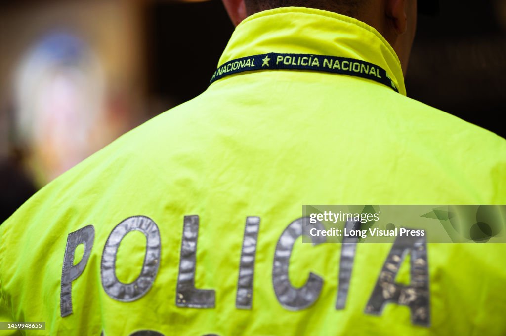 Colombia's Police Cease Firearms and Uniforms of Alleged FARC Disidents