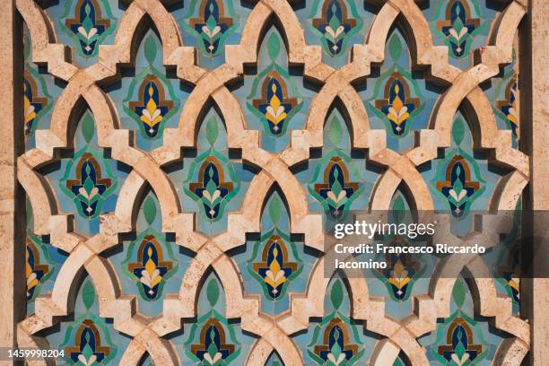 details of a moroccan fountain - arquitectura-islámica fotografías e imágenes de stock