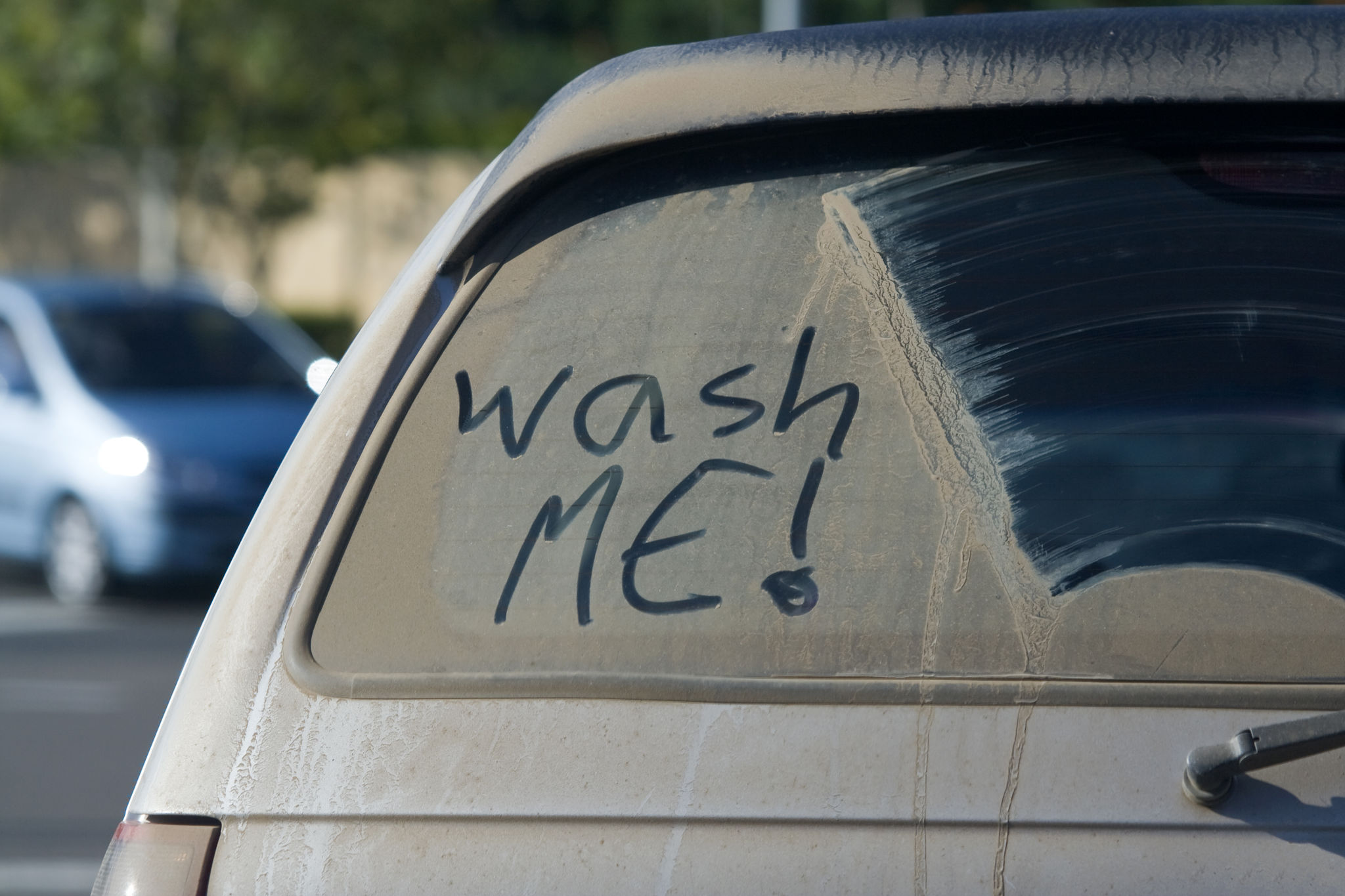 clean car windows