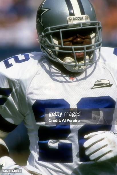 Running Back Emmitt Smith of the Dallas Cowboys follows the action during the Dallas Cowboys vs the New York Giants game on October 15, 2000 at...