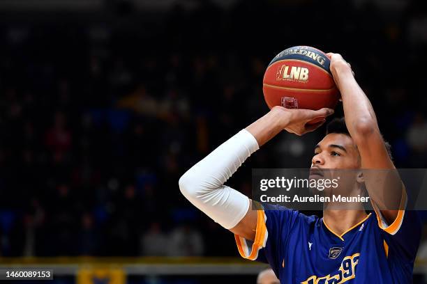 Victor Wembanyama of Metropolitans 92 takes a shoot during warmup before the Betclic Elite match between Metropolitans 92 and Roanne at Salle Marcel...