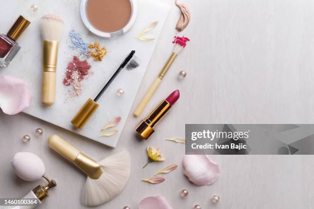 make up with flowers - sustainable cosmetics stock pictures, royalty-free photos & images