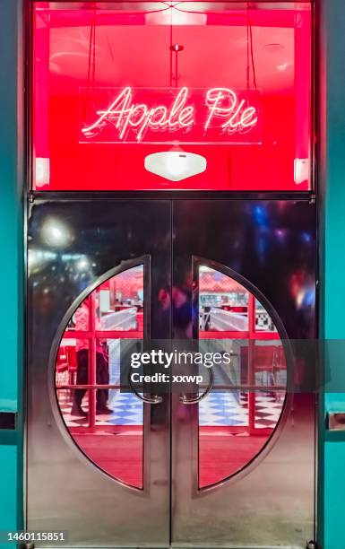 the entrance to the american restaurant, apple pie - apple pie a la mode stock pictures, royalty-free photos & images