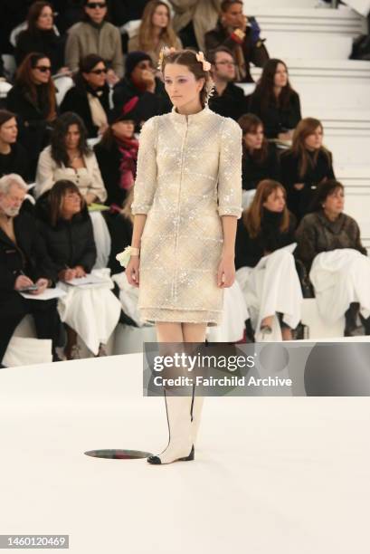 Chanel Spring Collection 2006 Chanel Runway Haute Couture Springsummer 2006 Photos and Premium High ...