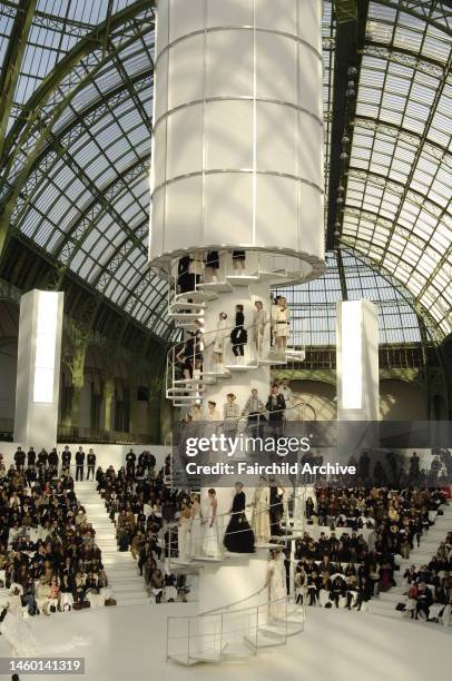 Chanel Spring Collection 2006 657 Chanel Runway Haute Couture Springsummer 2006 Stock Photos, High ...