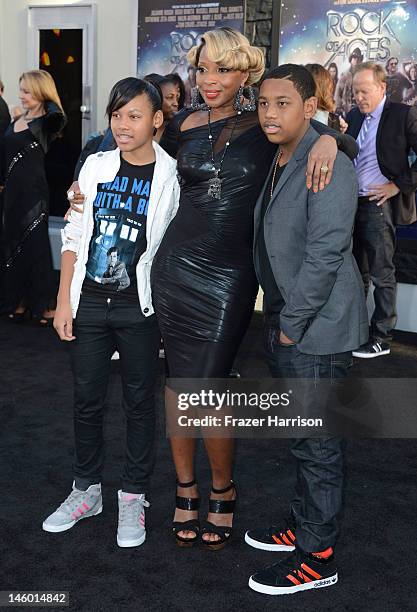 Singer Mary J. Blige arrives at the premiere of Warner Bros. Pictures' 'Rock of Ages' at Grauman's Chinese Theatre on June 8, 2012 in Hollywood,...