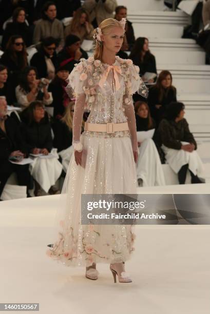 Chanel Spring Collection 2006 Chanel Runway Haute Couture Springsummer 2006 Photos and Premium High ...