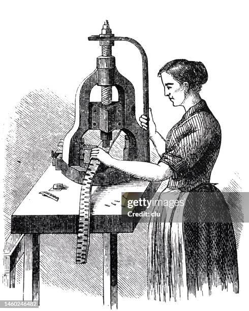 illustrations, cliparts, dessins animés et icônes de femme travaillant une ceinture en cuir avec une poinçonneuse - maroquinerie