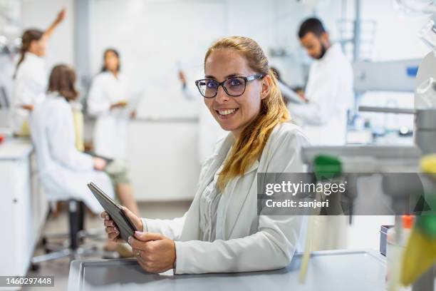 Science Poertrait Science Research Portrait Photos and Premium High Res Pictures - Getty ...