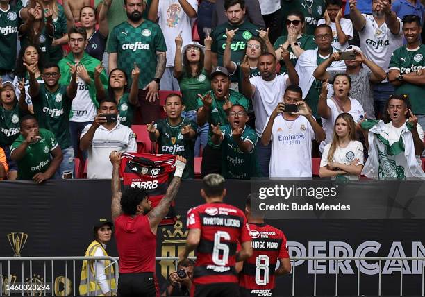 Gabriel Barbosa of Flamengo celebrates after scoring the first goal of his team during a final match between Palmeiras and Flamengo as part of...