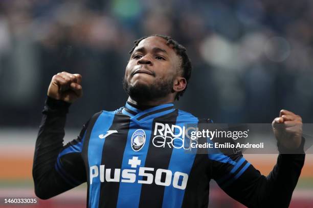 Ademola Lookman of Atalanta BC celebrates after scoring the team's second goal during the Serie A match between Atalanta BC and UC Sampdoria at...