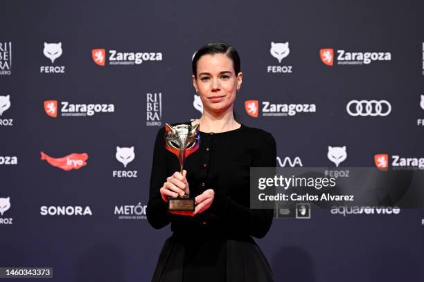 Laia Costa poses in the Press Room after winning the Best Leading Actress in a Motion Picture Award during 'Feroz Awards' 2023 at Zaragoza's...