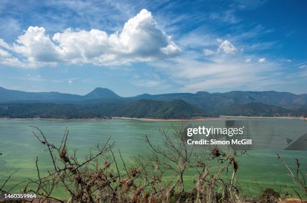 View From Mirador La Pea La Pea Lookout Over Lake Avndaro Valle De Bravo State Of Mexico Mexico, Foto de stock