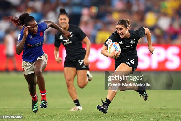 Jazmin FelixHotham of New Zealand makes a break during the 2023