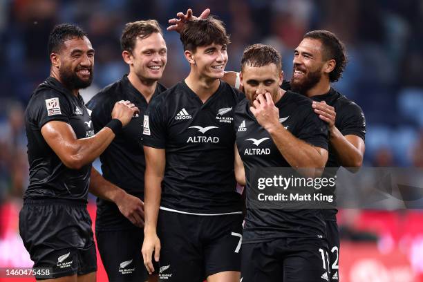 New Zealand celebrate victory after the 2023 Sydney Sevens match between New Zealand and South Africa at Allianz Stadium on January 29, 2023 in...