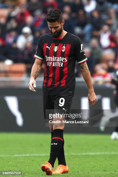 Olivier Giroud of AC Milan looks dejected during the Serie A match between AC MIlan and US Sassuolo at Stadio Giuseppe Meazza on January 29, 2023 in...