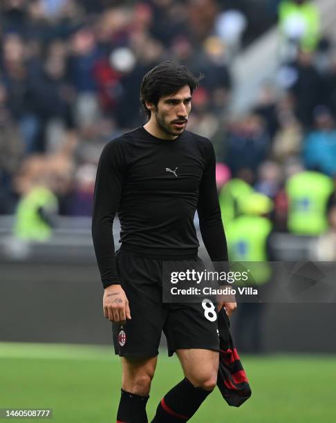 Sandro Tonali of AC Milan reacts at the end of the Serie A match between AC MIlan and US Sassuolo at Stadio Giuseppe Meazza on January 29, 2023 in...