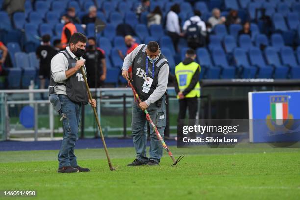 The gardeners arrange the lawn prior the Autumn Nations Series match between Italy and All Blacks at Olimpico Stadium on November 06, 2021 in Rome,...