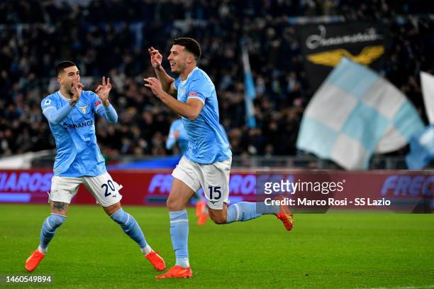 Nicolò Casale of SS Lazio celebrates the opening goal with his team mates during the Serie A match between SS Lazio and ACF Fiorentina at Stadio...
