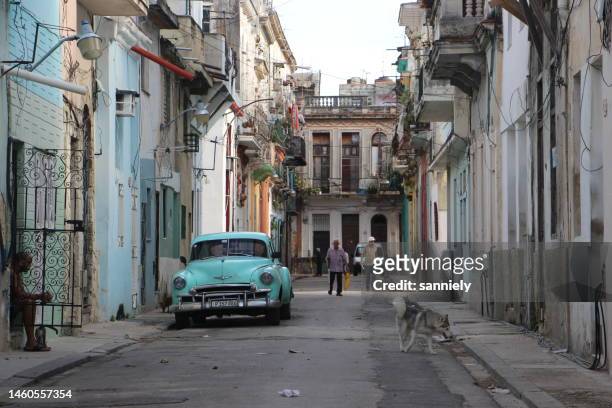cuba - city life in la havana - la habana stockfoto's en -beelden